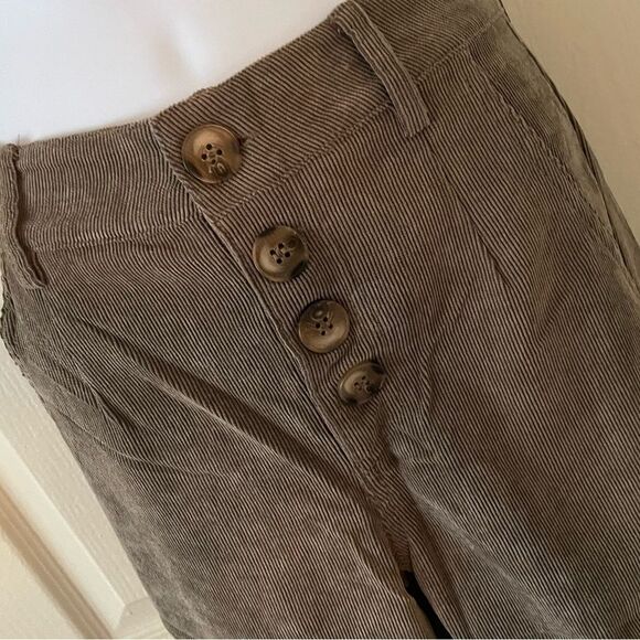 4 Button Olive Khaki Green Corduroy Cropped Ankle Pants Medium - Picture 9 of 9